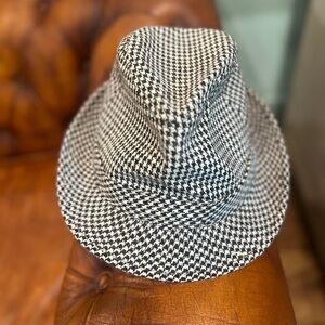 “Merge Left” fedora size large in GUC